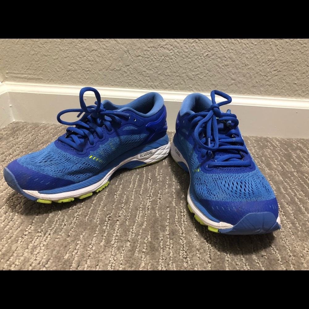 ASICS kayano running shoes, size 6.
